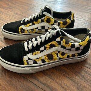 Custom women’s sunflower Vans sneakers sz 9 EUC almost like-new